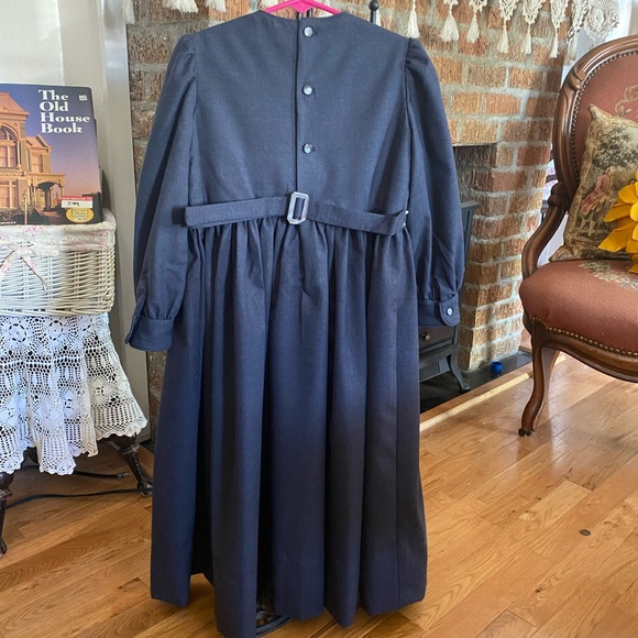 Handmade Hand smocked Girls Dress size 6/7 - Picture 14 of 16